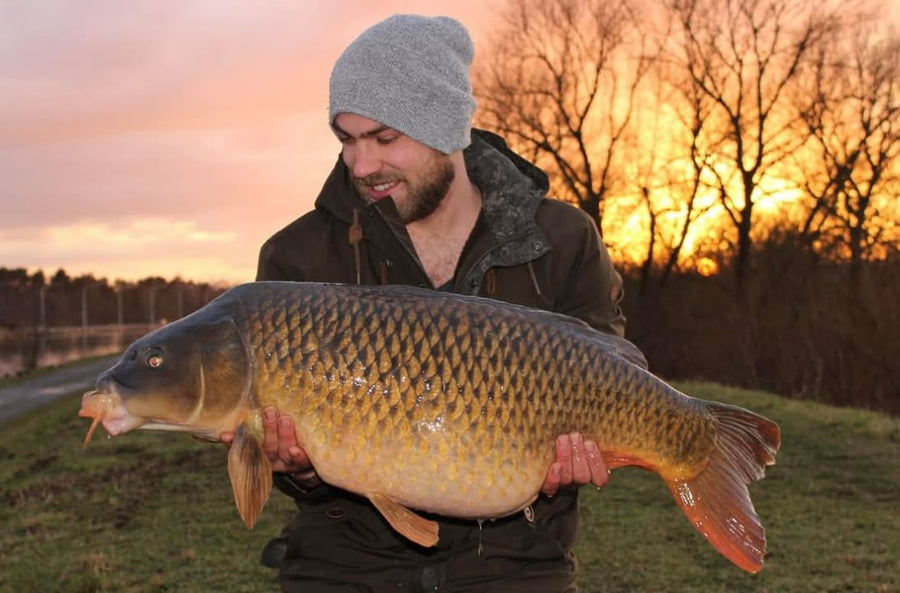Pfille met een prachtige winter schub van aan het Kanaal